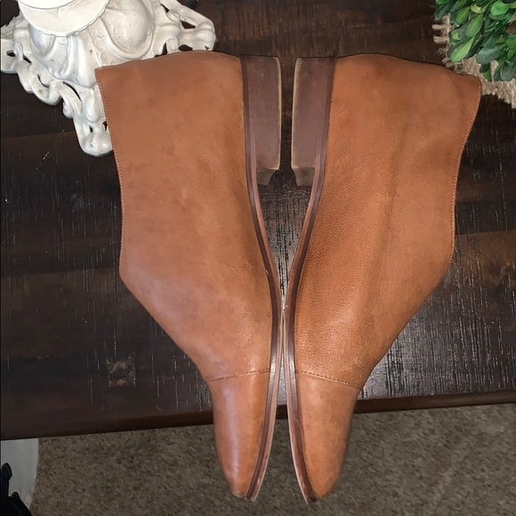 Angle Cut Loafer - Picture 3 of 10